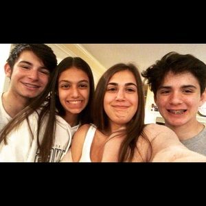 Meet your Posher, Max